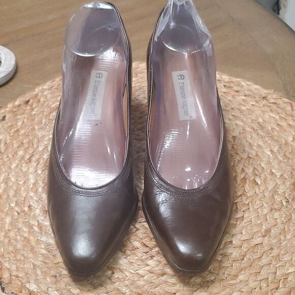 Etienne Aigner "Kaylee"  Genuine Leather, Dark Brown Career Pumps, Size 9N - Picture 2 of 10